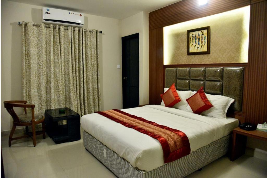 Pine Tree Boutique Hotel Chennai Exterior foto