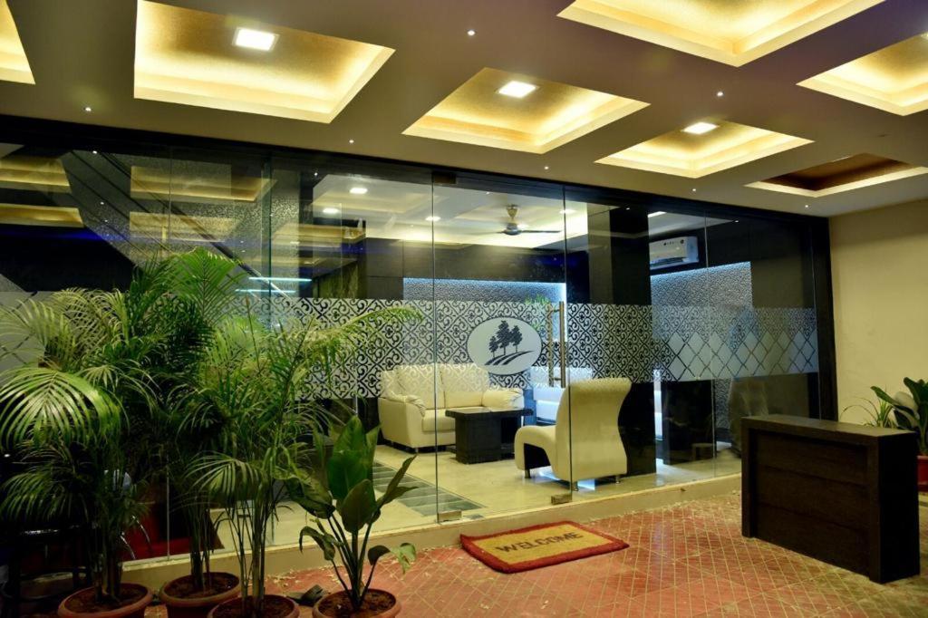 Pine Tree Boutique Hotel Chennai Exterior foto